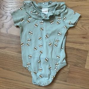 Hanna Andersson Bumblebee Onesie with Ruffle Collar